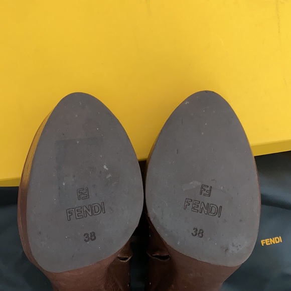 FENDI Booties. SIZE EU 38 - Picture 8 of 9